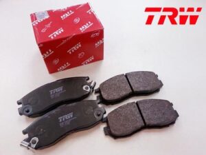 סט רפידות בלם קדמי חברת TRW